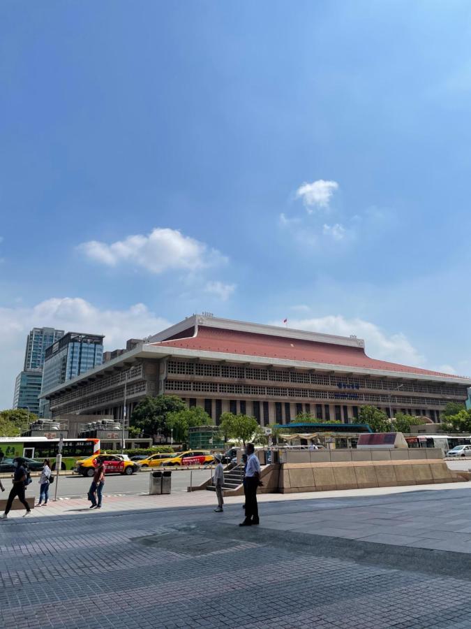Meworld Hotel - Taipei Main Station Bagian luar foto