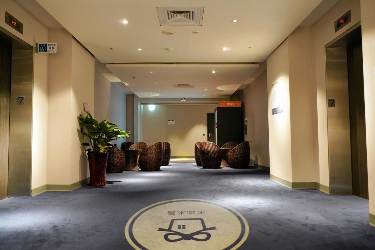 Meworld Hotel - Taipei Main Station Bagian luar foto