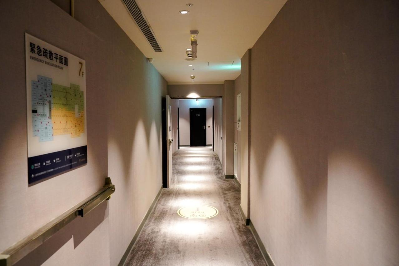 Meworld Hotel - Taipei Main Station Bagian luar foto
