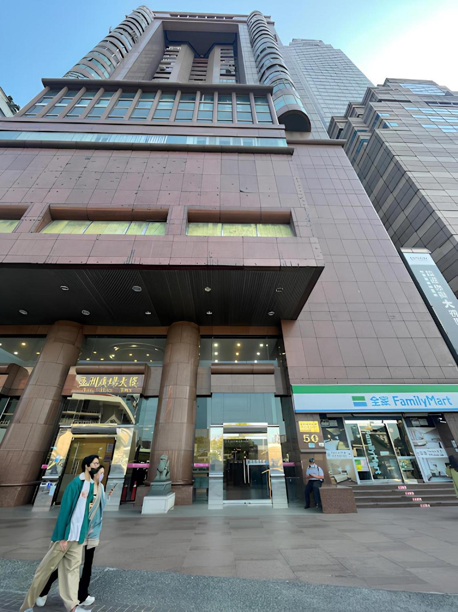 Meworld Hotel - Taipei Main Station Bagian luar foto